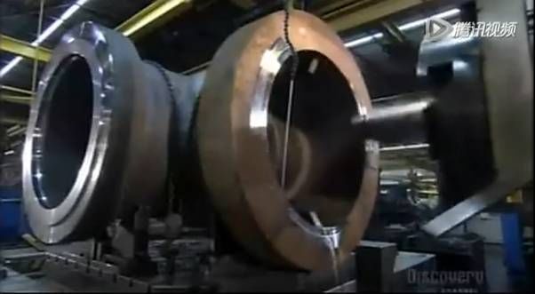 比人还大的大型阀门是怎么制造出来的?- 比人还大的大型阀门是怎么制造出来的?-